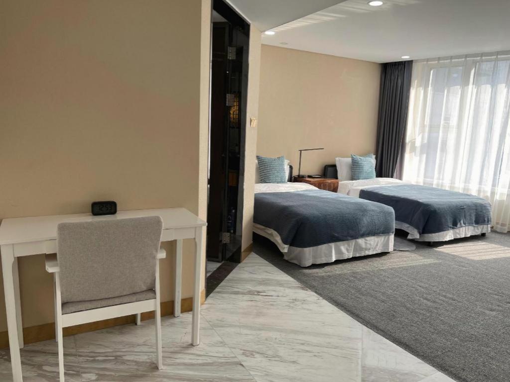 Lia! Beijing Hotel Ngoại thất bức ảnh